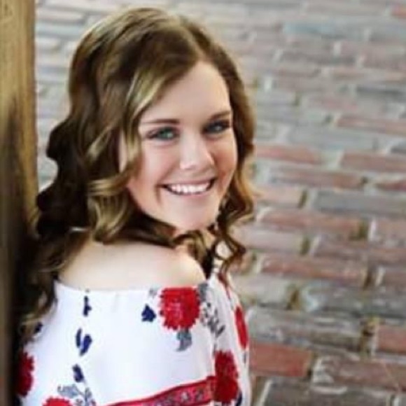 Meet your Posher, Angee - Picture 4 of 6